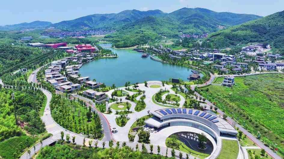 以人才“洄游”探索城乡融合新路径——访浙江省湖州市委书记陈浩(图1)