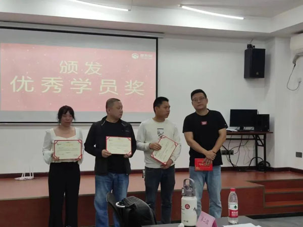 衡南县李元龙：返乡创业新“羊倌” ，电商闯出“羊”关路(图3)