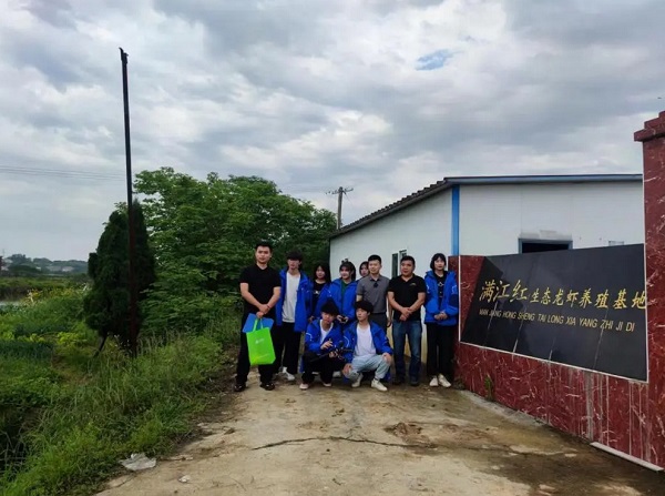 退伍老兵回乡种田，靠这个方法在家门口做天下生意(图2)